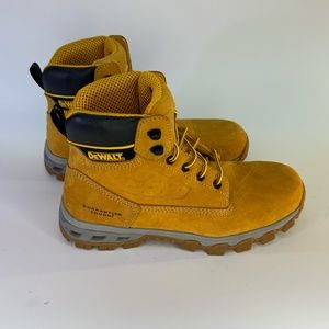 Like new Dewalt Man Steel Tow Work Boot S8.5